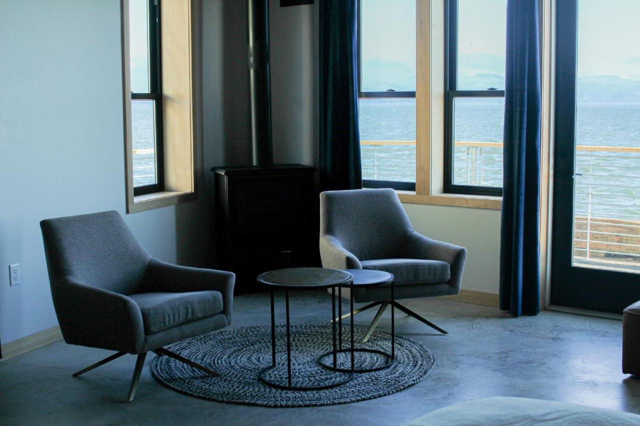 Bowline Hotel Astoria Bagian luar foto