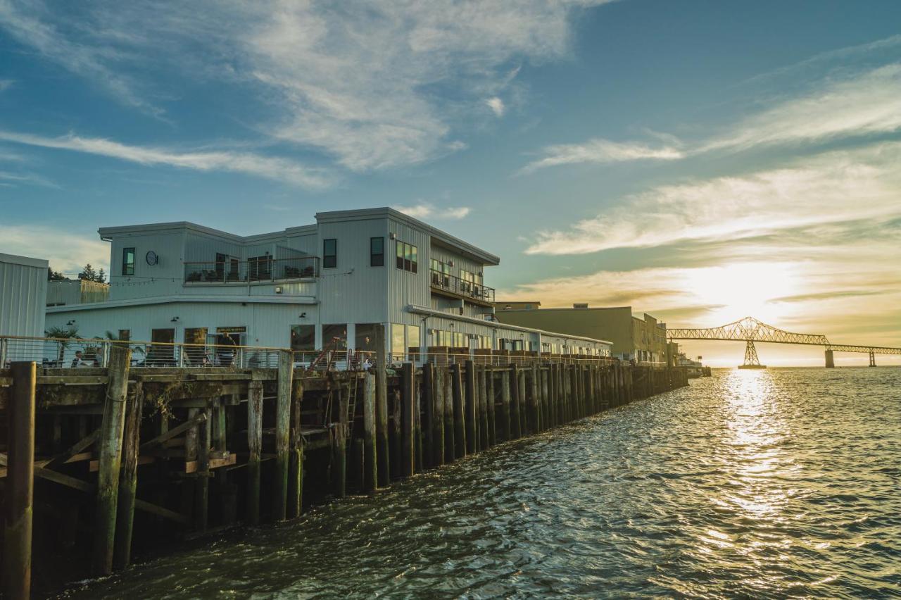 Bowline Hotel Astoria Bagian luar foto