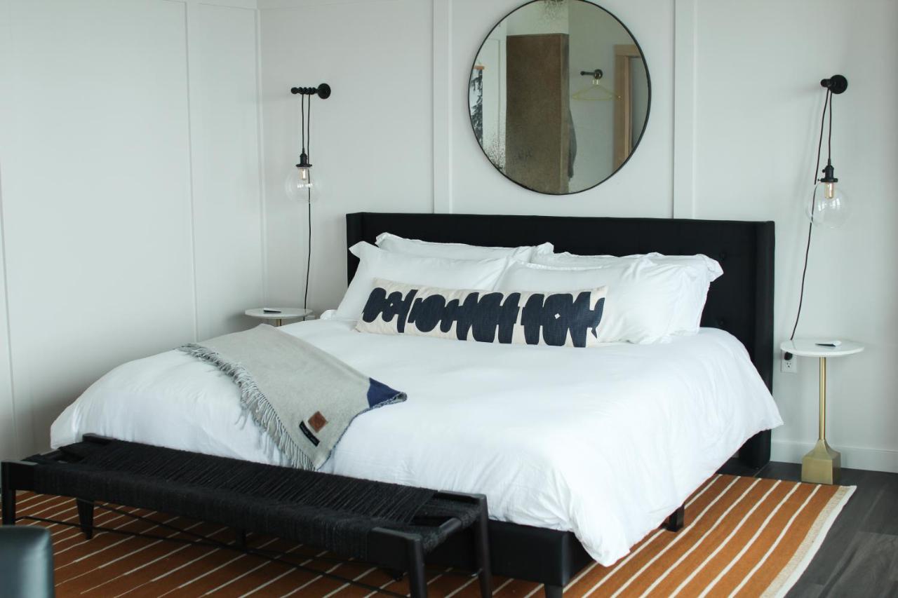 Bowline Hotel Astoria Bagian luar foto