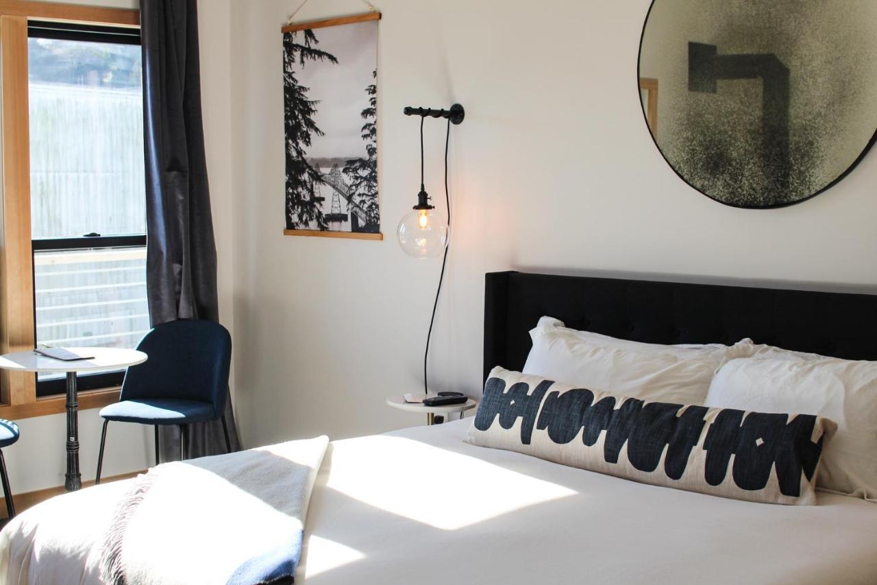 Bowline Hotel Astoria Bagian luar foto