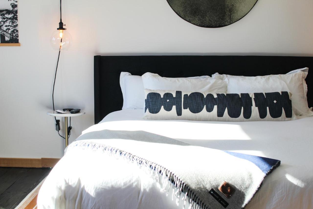 Bowline Hotel Astoria Bagian luar foto