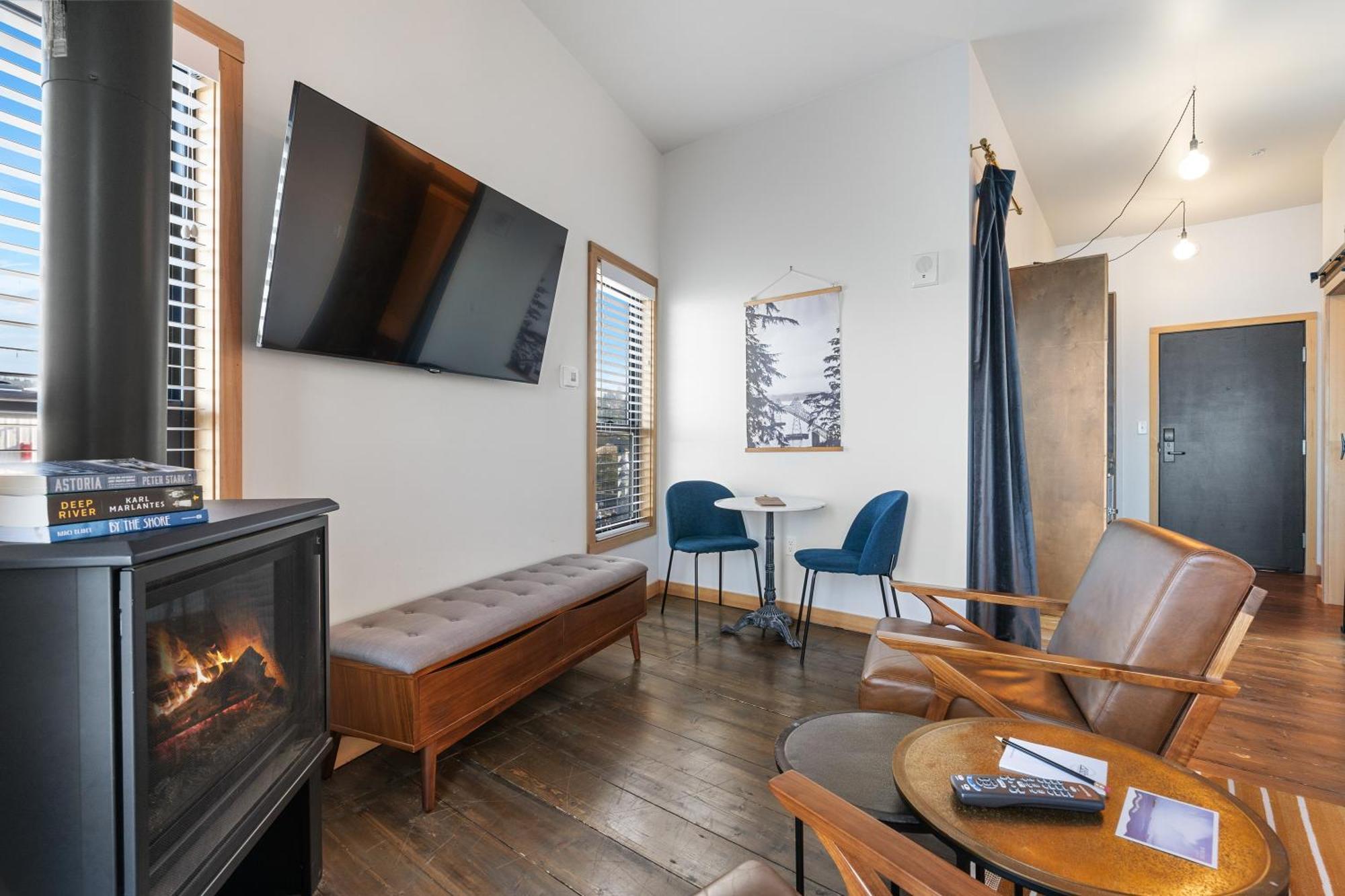 Bowline Hotel Astoria Bagian luar foto